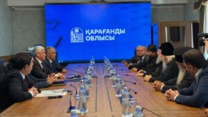 Аким Карагандинской области встретился с митрополитом Астанайским и Казахстанским Александром 