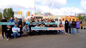 Около 50 тысяч человек приняли участие в масштабной экологической акции в Астане
