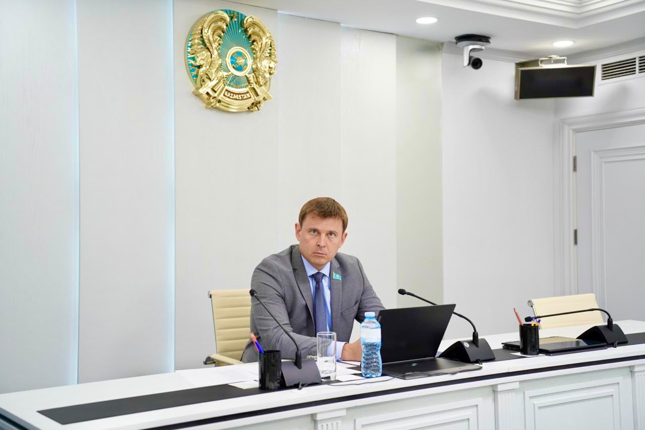 Заседание постоянной комиссии по вопросу рассмотрения проектов решений маслихата (21.09.2026)