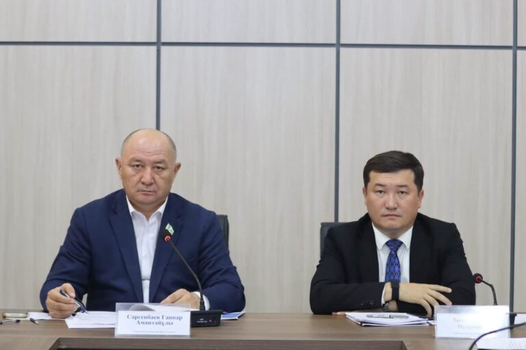 ТҮРКІСТАН ҚАЛАЛЫҚ МӘСЛИХАТЫНЫҢ ТҰРАҚТЫ КОМИССИЯЛАРЫНЫҢ БІРЛЕСКЕН ОТЫРЫСЫ ӨТТІ