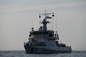 На учении «Хазар Қорғаны – 2026» военные моряки отработали защиту кораблей от воздушных и подводных угроз