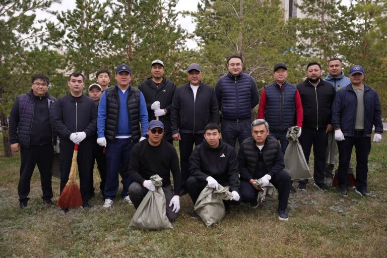 В рамках общенациональной экологической акции «Таза Қазақстан», организованной по инициативе Главы государства Касым-Жомарта Токаева, в Астане прошел общегородской субботник.