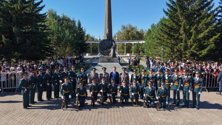 100 курсантов Академии гражданской защиты МЧС приняли Присягу