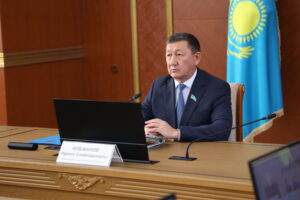 В Карагандинском областном маслихате состоялась внеочередная сессия
