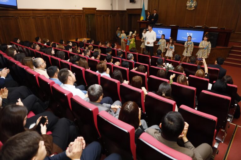 В Минторговли прошло торжественное мероприятие ко Дню Республики