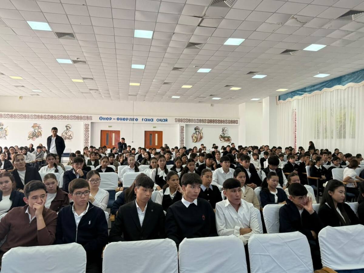 Полицейские встретились с более чем 1300 школьниками в Туркестанской области