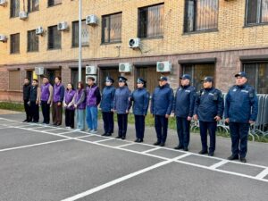 «Вандализмге жол жоқ»: Астанада жастар ғимарат қабырғасына салынған заңсыз граффитилерді өшірді