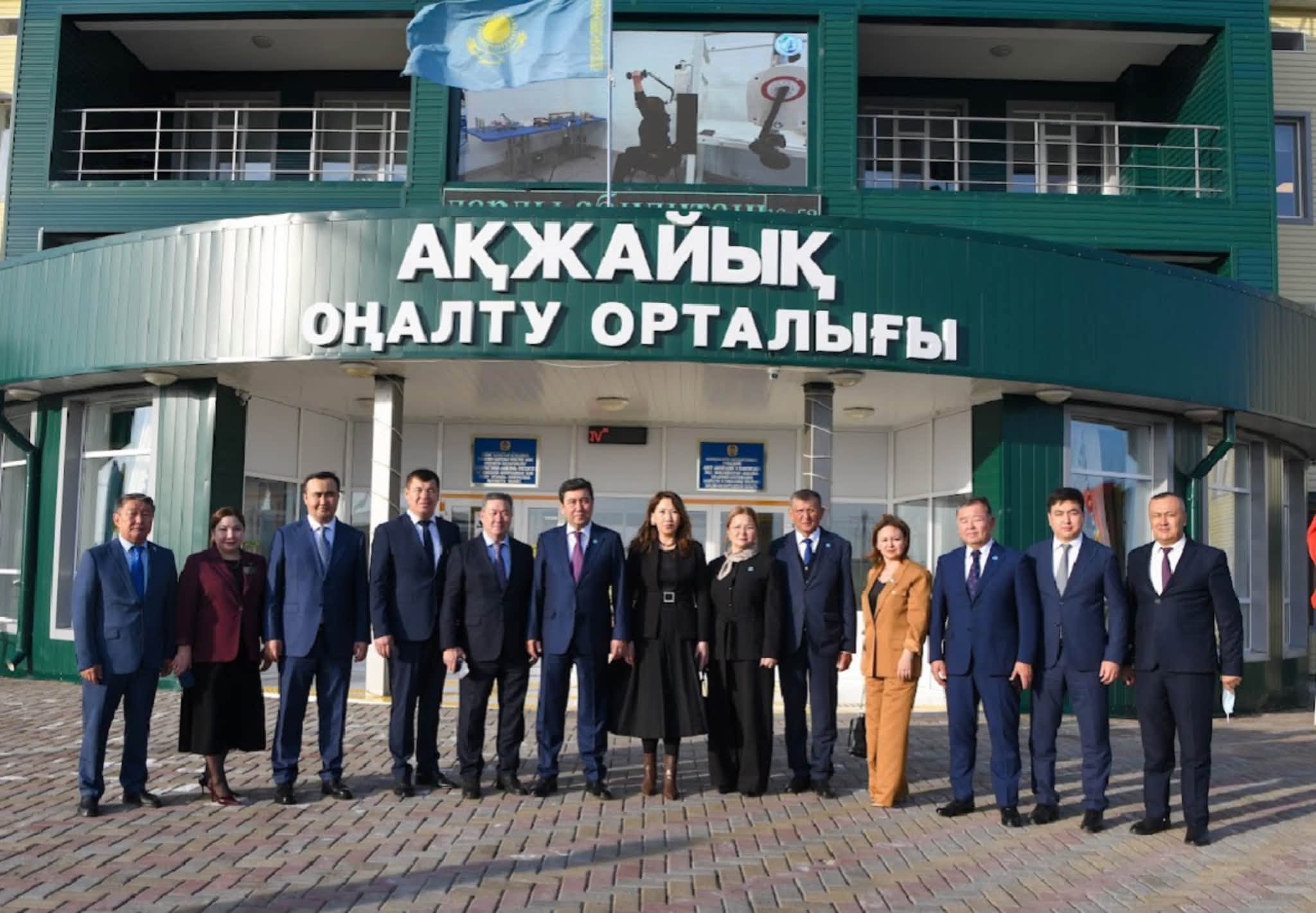 ПРЕДСЕДАТЕЛЬ СОВЕТА НАРОДА КАЗАХСТАНА ОЗНАКОМИЛСЯ С РАБОТОЙ РЕАБИЛИТАЦИОННОГО ЦЕНТРА