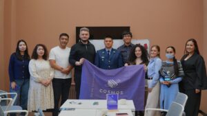 Необычную профилактическую встречу провели полицейские с участниками книжного клуба в Астане