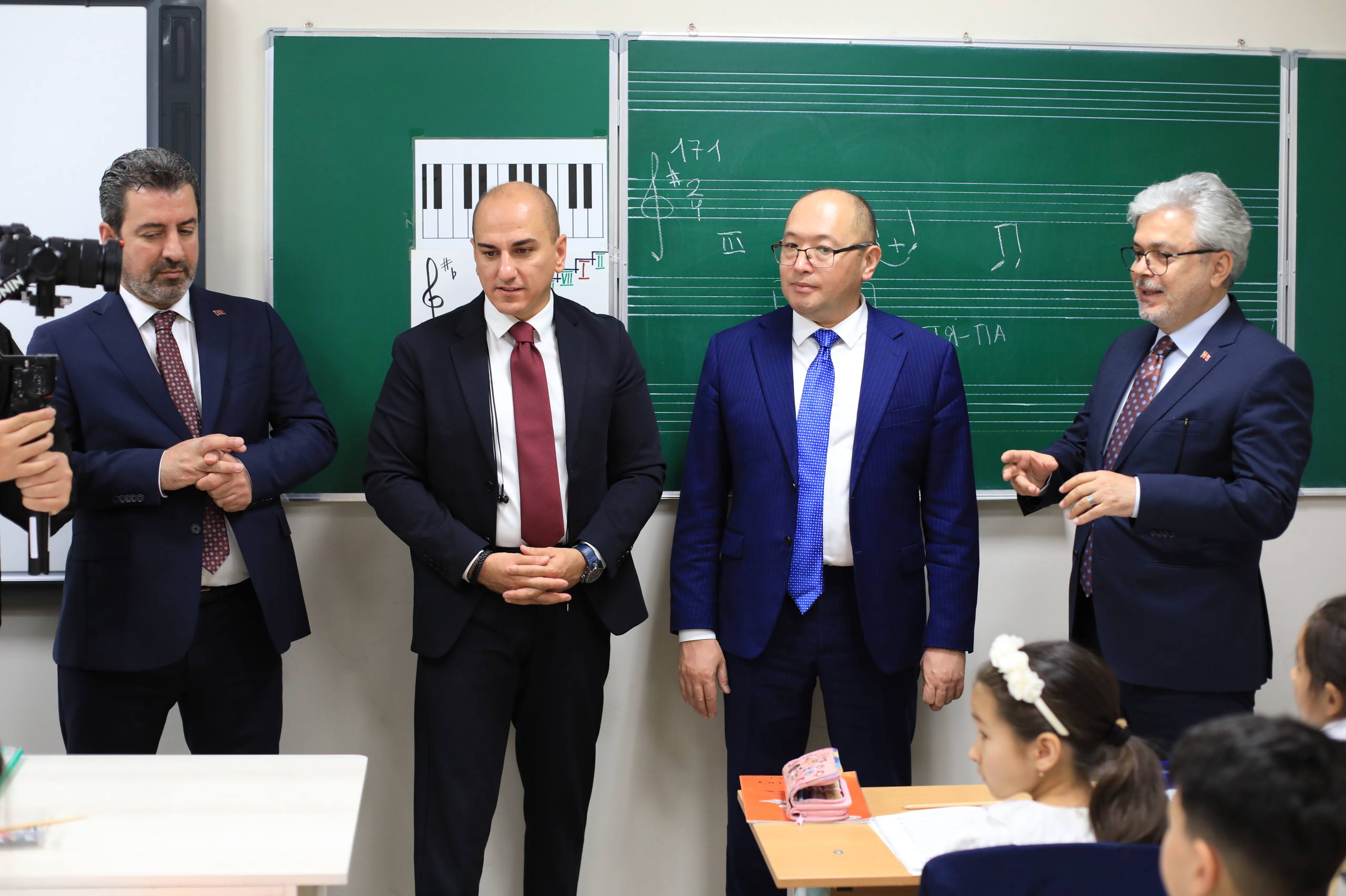 Вице-министр просвещения Казахстана встретился с заместителем министра национального образования Турции