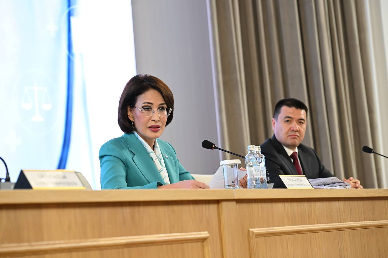 АЛМАТЫДАҒЫ АЛҚА: ДЕНСАУЛЫҚ САҚТАУ МИНИСТРЛІГІ ДӘРІГЕРГЕ ЖАЗЫЛУДАҒЫ ШЕКТЕУЛЕРДІ ЖОЮДЫ ТАЛАП ЕТТІ