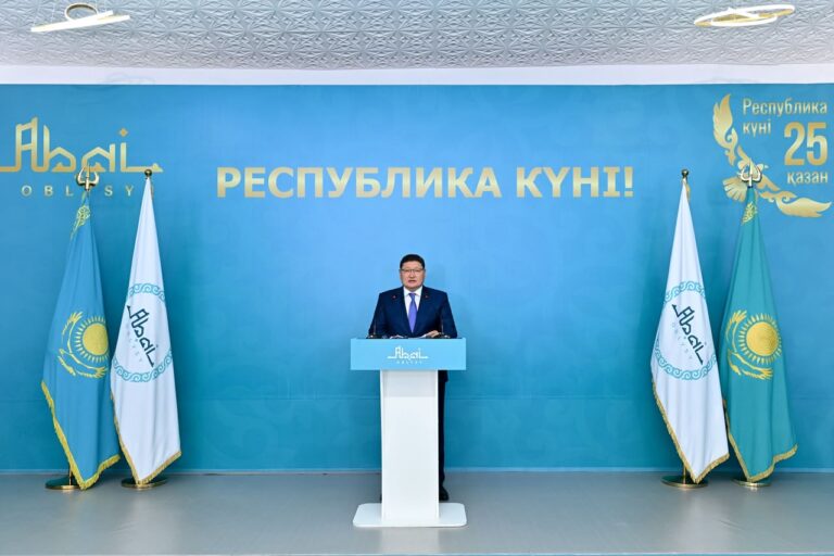 В области Абай чествовали жителей, внесших вклад в развитие региона