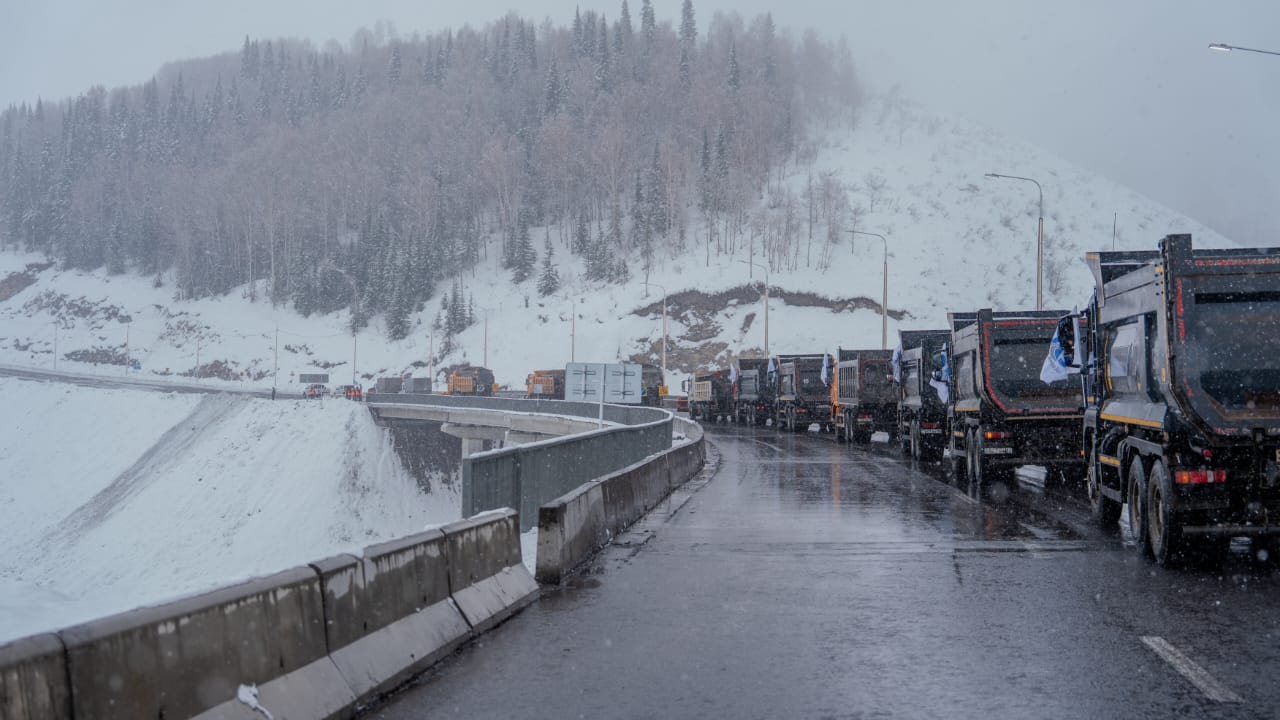 В объезд опасного серпантина: в ВКО открыли новую дорогу и самый высокогорный мост в Казахстане