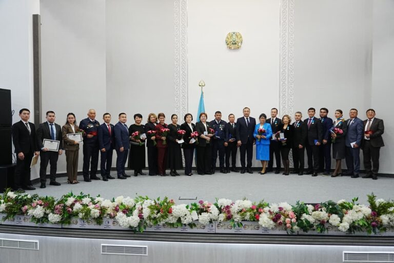 В Министерстве транспорта отметили День Республики Казахстан