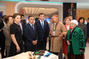 Министру культуры и информации представили креативные проекты Актюбинской области в Астане