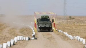 Военнослужащие Нацгвардии осваивают новую бронемашину отечественного производства "Барыс 6х6"