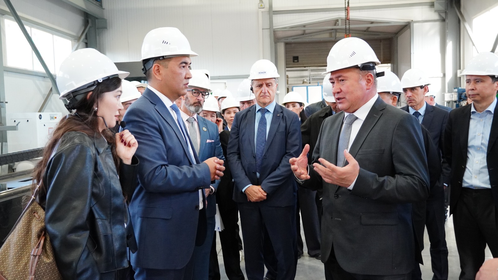 В ЗКО Ерлан Акбаров посетил три машиностроительных завода, выпускающих продукцию для нефтегазового сектора