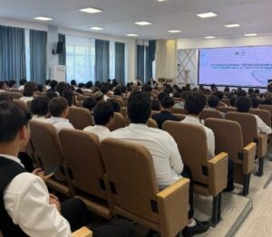 Распознать опасный сигнал: в Алматы прошла встреча со школьниками по профилактике экстремизма и киберугроз