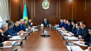 Рассмотрены вопросы обеспечения качества и безопасности автомобильных дорог