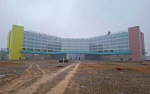 В Туркестане строительство многопрофильной больницы на 570 коек выполнено на 86%