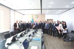 Аким города Данияр Таханов принял депутатов