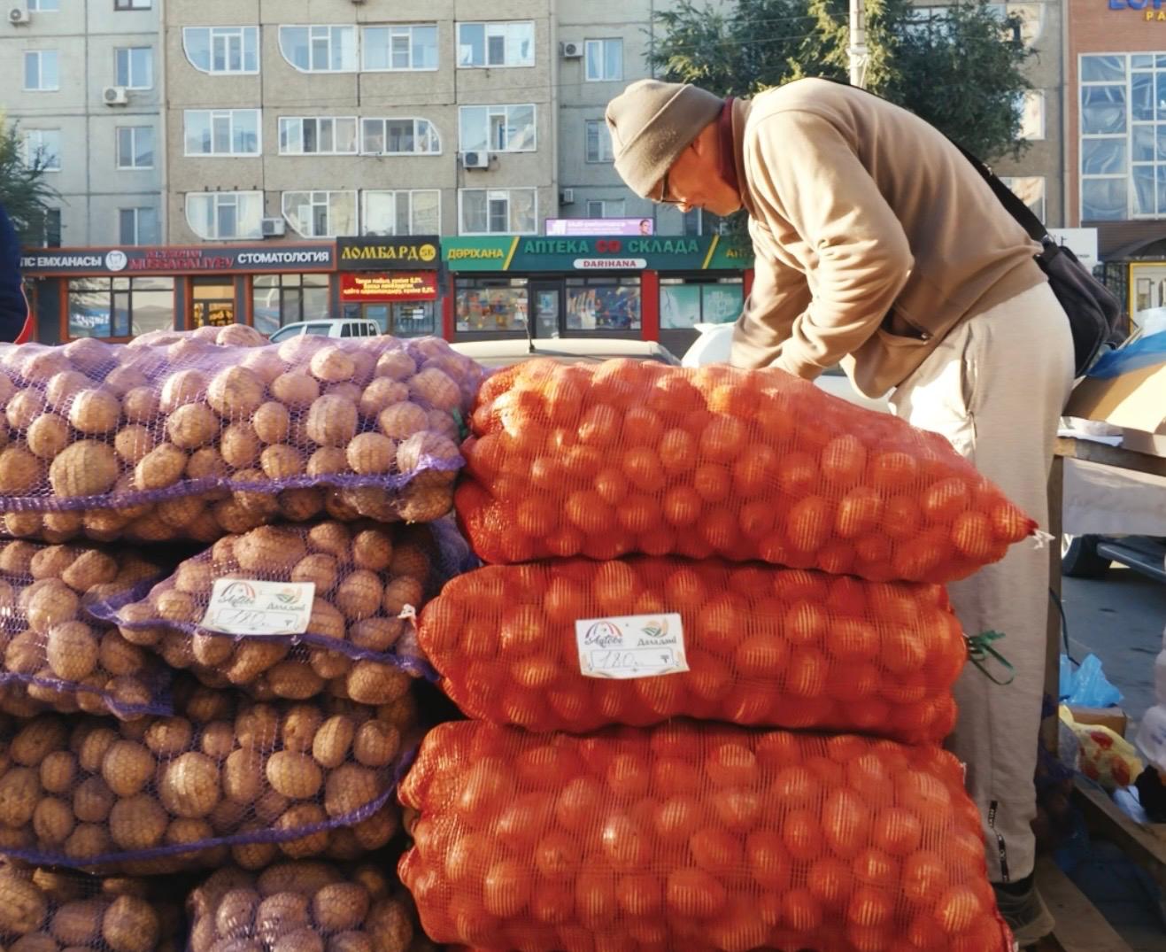 В Актобе жителям предложили продукты питания по доступным ценам