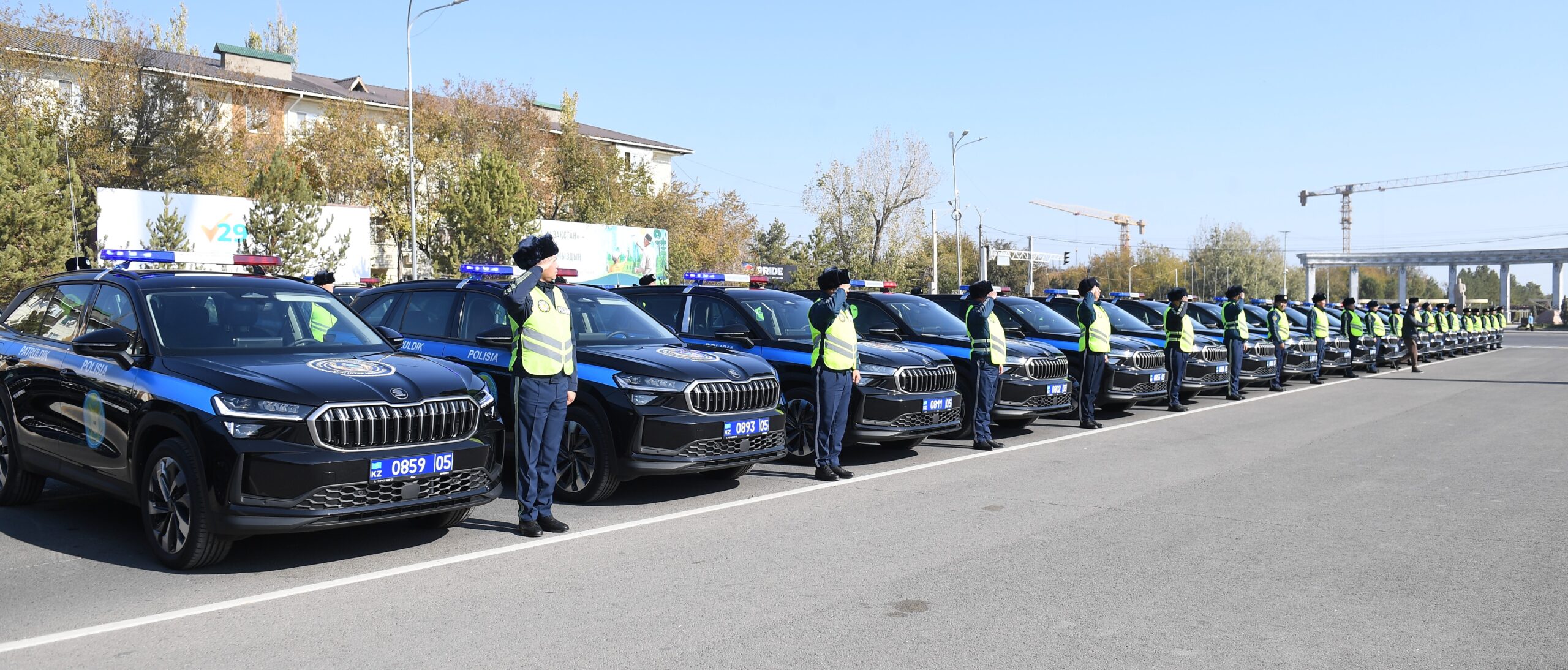 Полицейским Алматинской области передали новые служебные автомобили