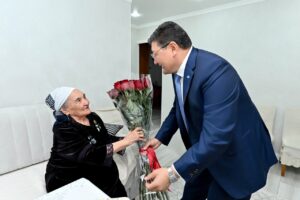 Аким области выразил уважение почетным ветеранам